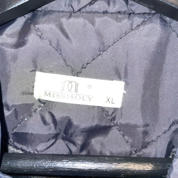 Miss Moly Black Puffer Vest - Picture 2 of 3